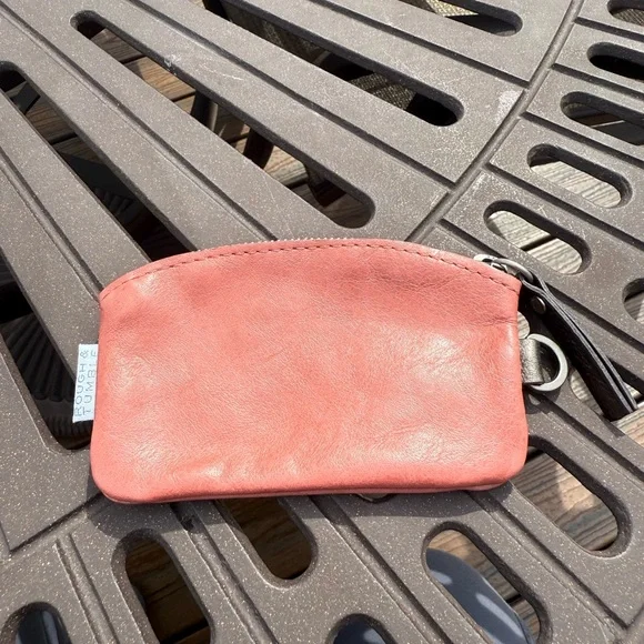 Rough and Tumble Token - Picture 1 of 6